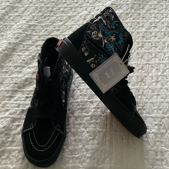 Unisex Vans Disney high tops Men’s 7.5 women’s 9 NWT - Picture 1 of 9
